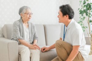 訪問介護員の転職先はどこがある？経験を活かせる仕事と選び方ガイド